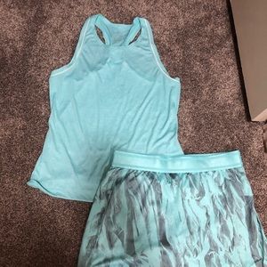 EUC Chic Nike tennis set in teal size small